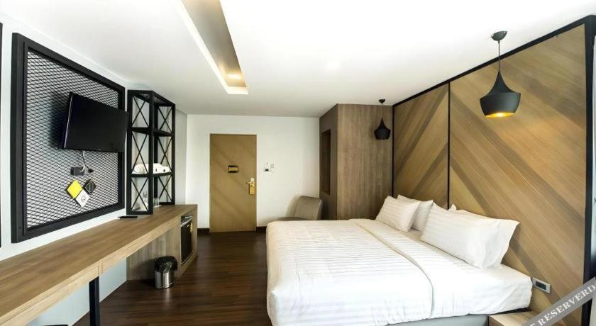 The Circle Hotel Buriram Exterior photo
