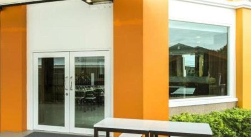 The Circle Hotel Buriram Exterior photo