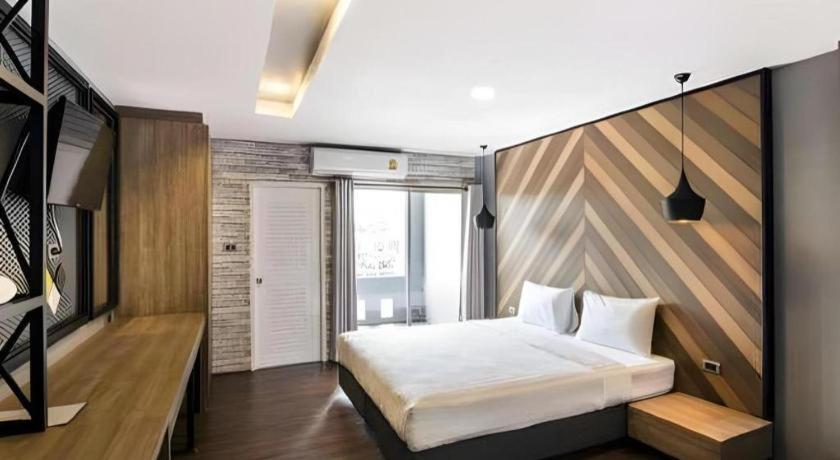 The Circle Hotel Buriram Exterior photo